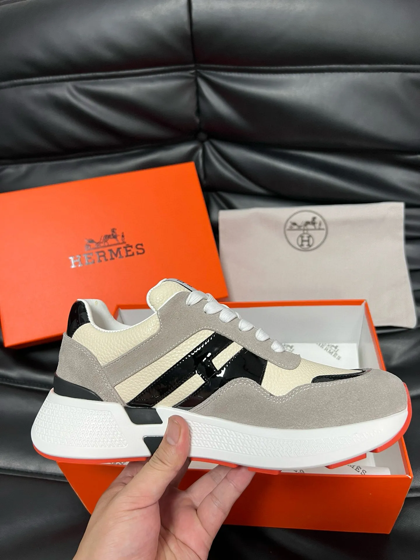 [HERMES] Hermès men's shoes 💰540💰 - High-end quality original order - Upper: 🔝 tumbled calfskin, suede calfskin, shoe body sewn with H pattern - Inner: water-dyed cowhide - Outsole: ultra-light T men's shoes 💰U foam rubber; two-color molded outsole - Super high quality control, fine workmanship: highlighted (high-end, luxury, grade) -Size : 39-44 (38, 45 can be customized)